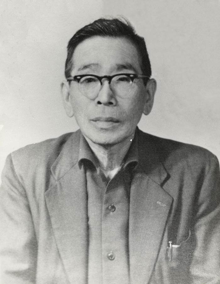 تاريخ افتتاح الصيدلية